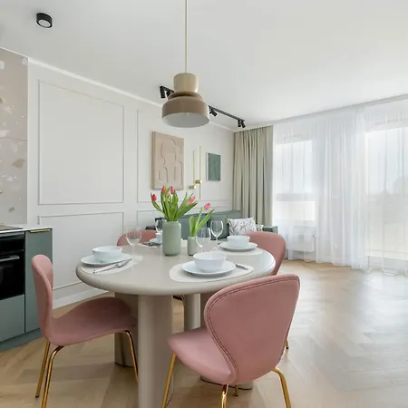 Kolumba Charming With Balcony&parking In By Renters