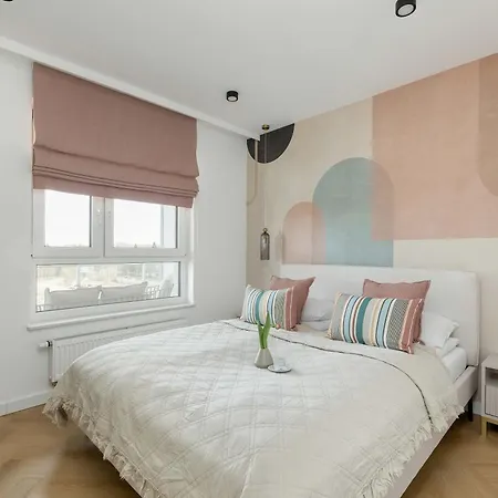 Apartament Kolumba Charming With Balcony&parking In By Renters