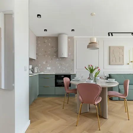 Kolumba Charming With Balcony&parking In By Renters Apartament *