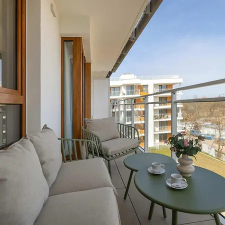 Kolumba Charming With Balcony & Parking In By Renters Apartment *